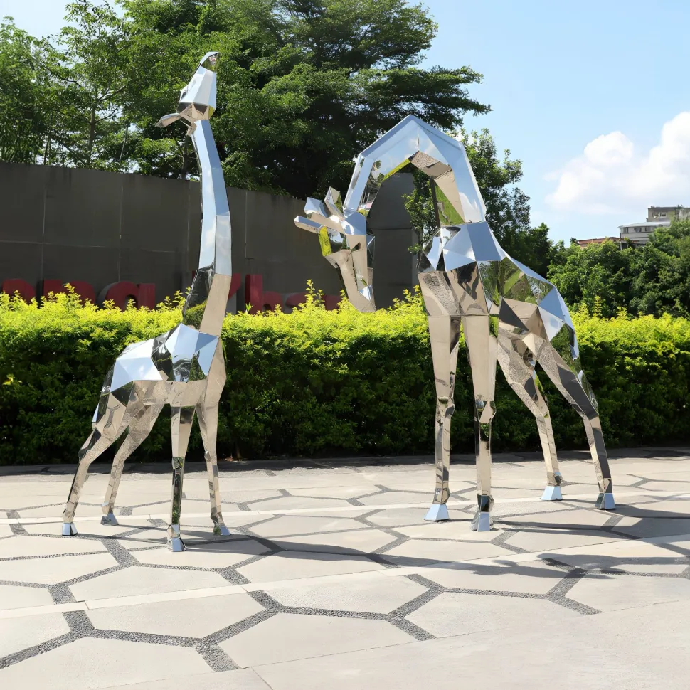 Giraffe 181cm Geometric Metal Garden Sculpture