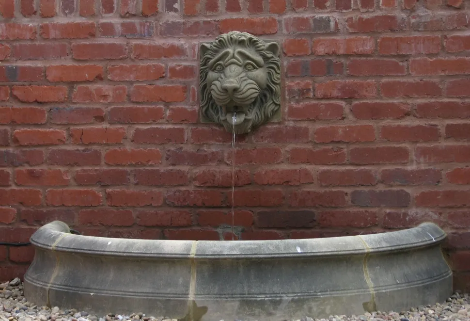 Half Circle Medium Stone Pool Surround Water Feature