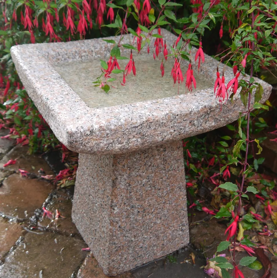 Quadrate Natural Granite Stone Garden Birdbath